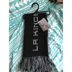 NWT LA Kings Scarf